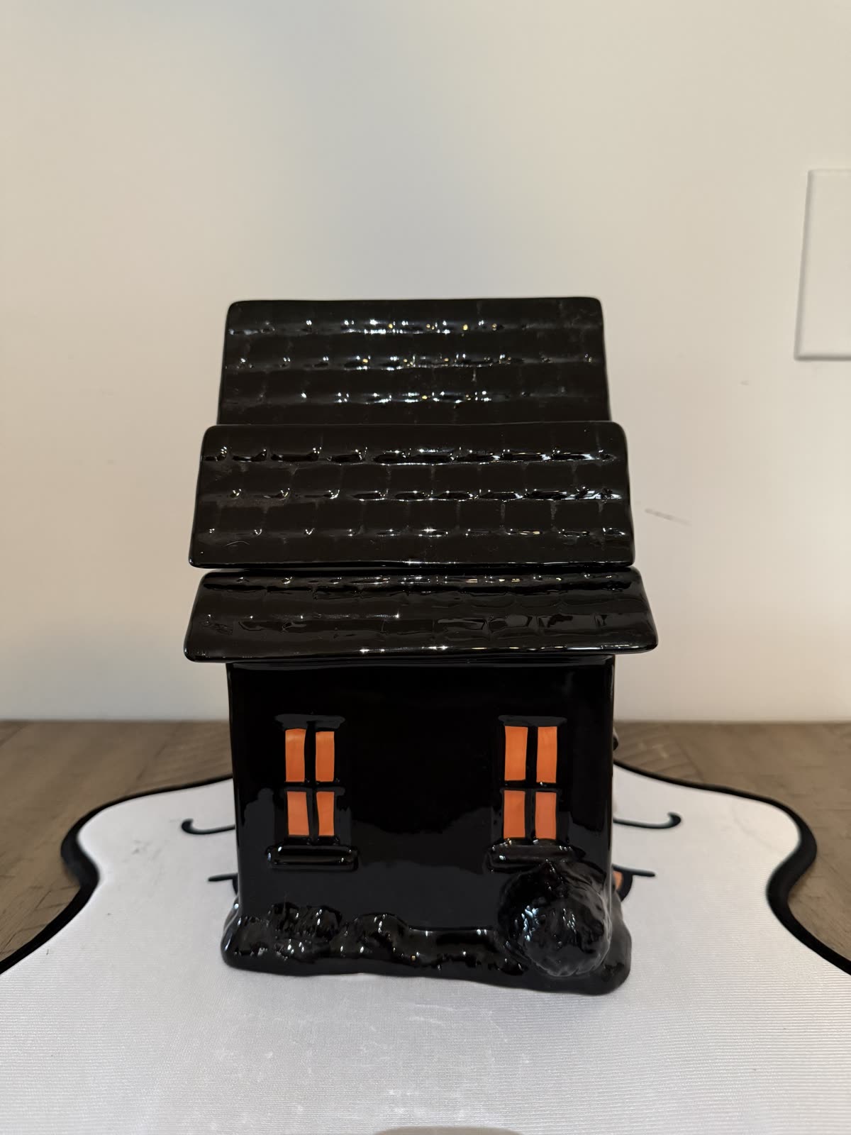 Halloween Haunted Hideaway House Cookie Jar Ceramic by Sakura — photo 2