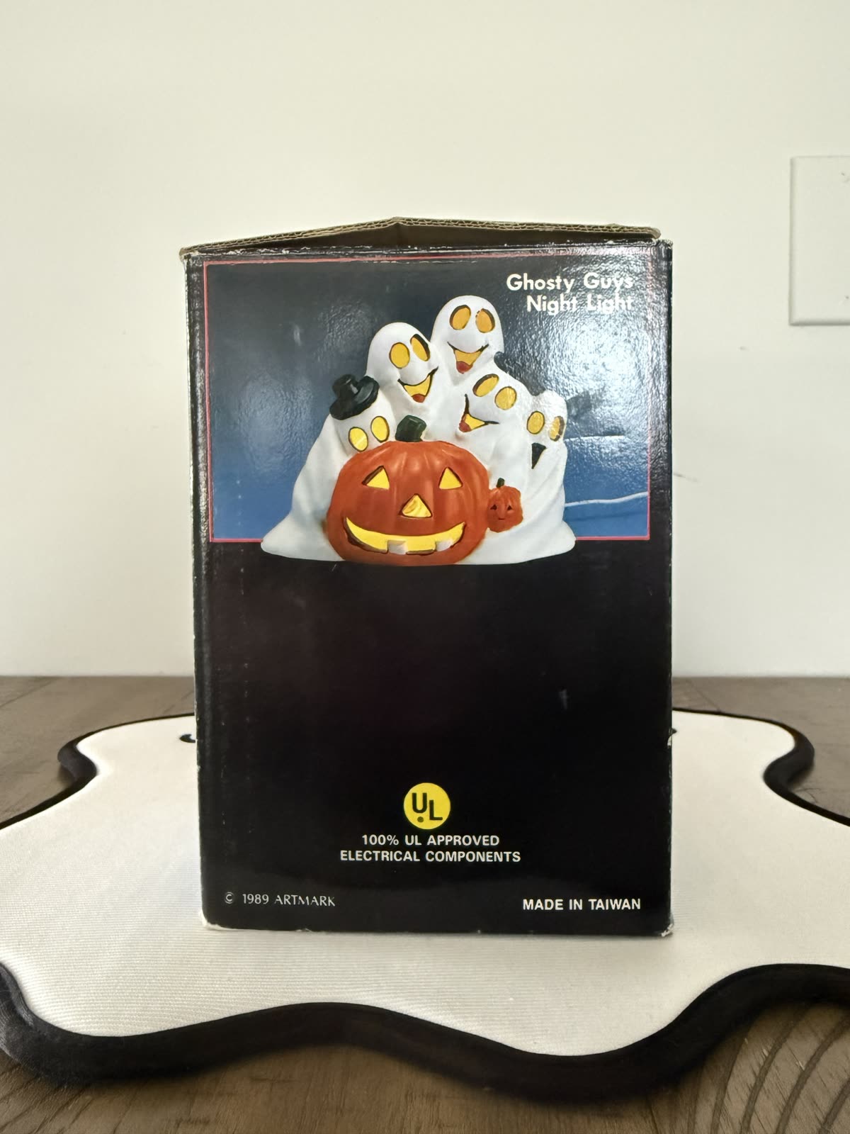 Ghosty Guys Night Light by Artmark — box