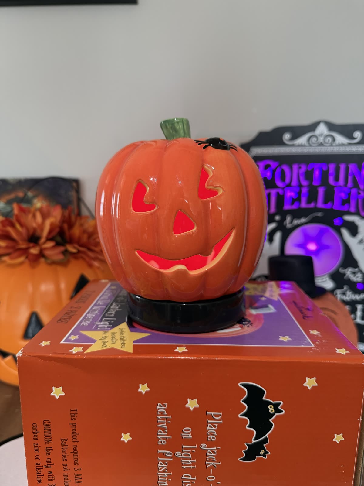 Hallmark Jack-o'-Lantern Light — lit