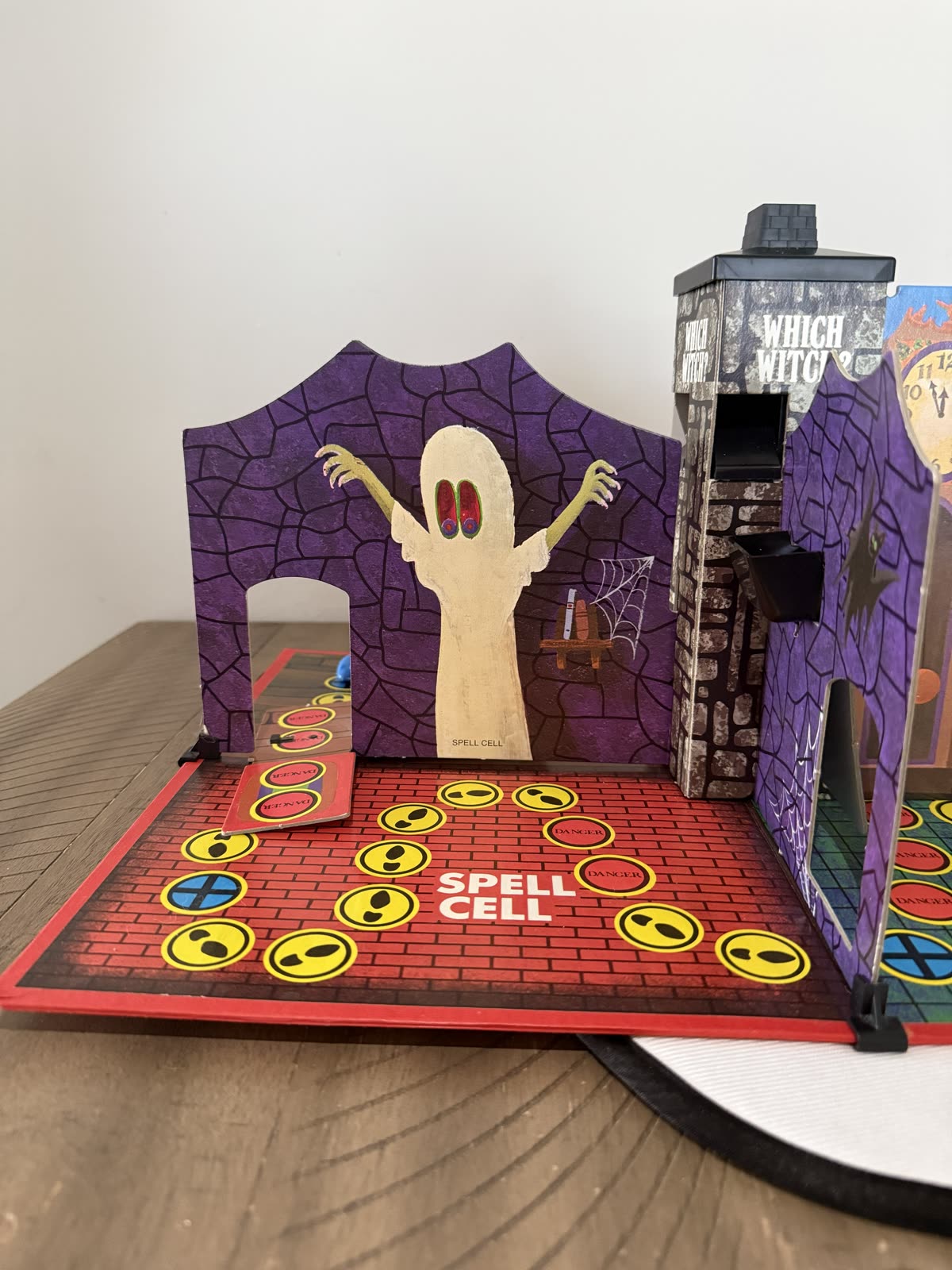 Which Witch? Board Game — 1970 Milton Bradley — spell cell
